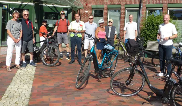 Vierte „Tour de Neu Wulmstorf“ der SPD Neu Wulmstorf startete am Rathaus | Foto: SPD Neu Wulmstorf