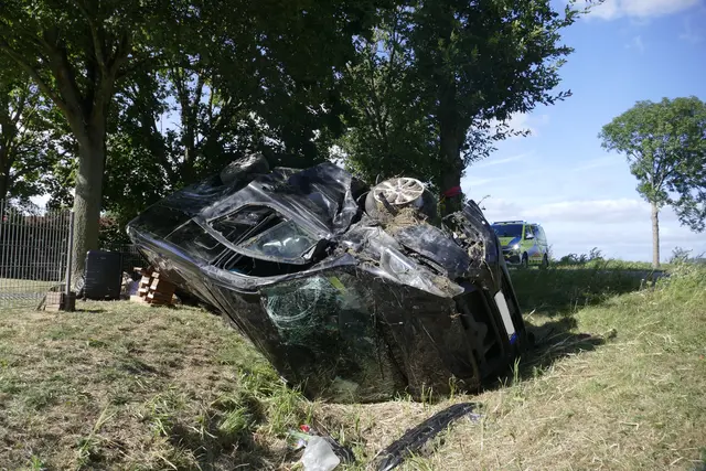Das Unfallfahrzeug wurde völlig zerstört | Foto: Polizeiinspektion Cuxhaven