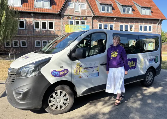 Sannah Krummrei (20), Jugendleiterin des Girlmobils  | Foto: sts