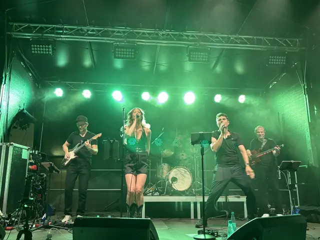 Eightzero brachten lebhafte Cover auf die Petri-Platz-Bühne