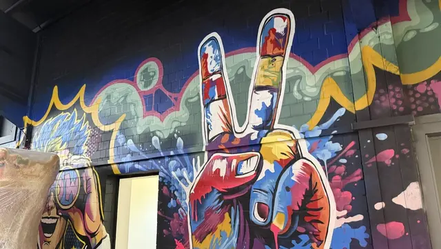 Urban und verspielt: Unterschiedliche Stile sorgen dafür, dass sich die Gestaltung nicht nur an kleine Kinder richtet – von Comic und Graffiti bis zu futuristischen Welten | Foto: tml