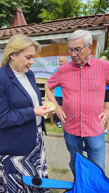 Die stellvertretende Stader Bürgermeisterin Melanie Reinecke (CDU) im Gespräch | Foto: Jugendherberge Stade
