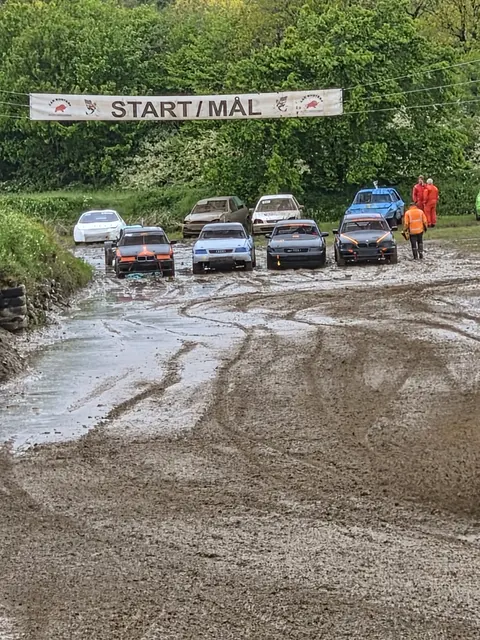Autos vorm Start bei einem Rennen in Dänemark | Foto: MSC Kutenholz