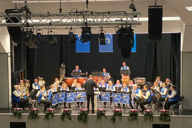 Das Blasorchester des TV Meckelfeld freutsich auf seine Gäste beim Kaffee-und-Kuchen-Konzert in der Burg Seevetal | Foto: Musik im TVM