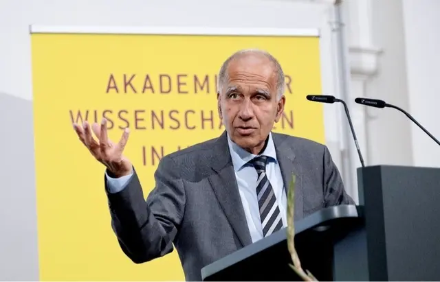 Höhepunkt des Abends ist der Vortrag von Prof. Dr. Mojib Latif  | Foto: AdWHH_JannWilken