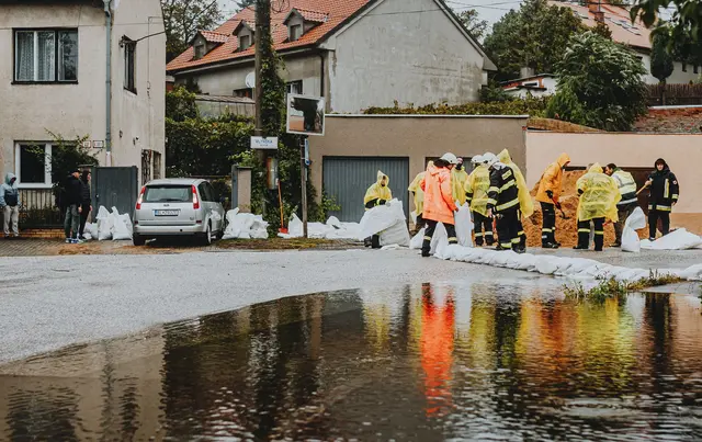 Bei Unwetterschäden müssen diese auch in der Versicherungspolice versichert sein | Foto: Helen