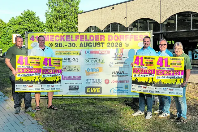 Das Organisationsteam (v. li.): Sören Koppermann (2. Vorsitzender), Bastian Lange (Festleiter), Dennis Hamann (1. Vorsitzender), Marco Walczak und Hermann Lindau (Beisitzer)  | Foto: MGM