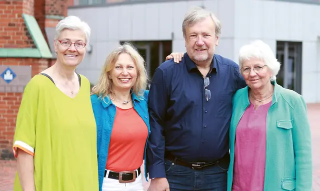 Astrid Oelker (v. li., Stadtrat), Grit Weiland (Bürgermeisteramt und Stadtrat), Christoph Selke (Stadtrat und Ortsrat Steinbeck) sowie Gudrun Eschment-Reichert (Stadtrat und Ortsrat Dibbersen)  | Foto: Fynn Dee