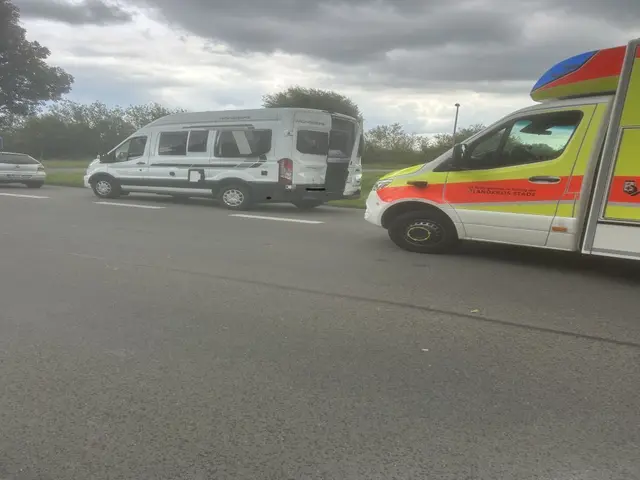 Die Frau stand hinter ihrem Wohnmobil, als der Unfall passierte | Foto:  Feuerwehr Nordkehdingen