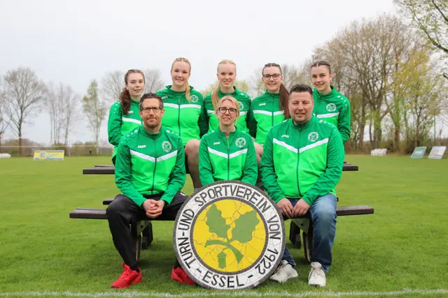 Wollen sich gut verkaufen, die beiden TSV-Teams.  | Foto: Verein