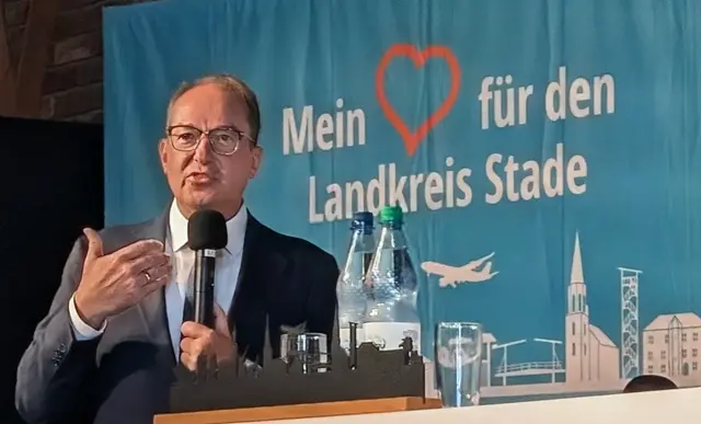 Bundesinnenminister Alexander Dobrindt (CSU) sprach in Stade auch die Themen Migration und Extremismus an | Foto: jd