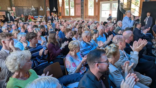 Dobrindt bekam für seine Ausführungen jede Menge Applaus | Foto: jd