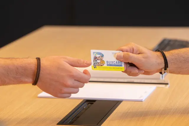 Die BuxCard wird auch als Anerkennung der Arbeitgeber an Arbeitnehmer vergeben | Foto: Hansestadt Buxtehude
