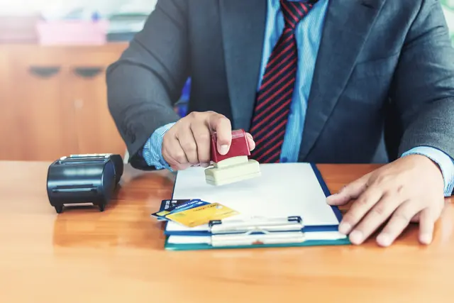 Der Schufa-Score entscheidet mit, ob man kreditwürdig ist  | Foto: AdobeStock / amnaj