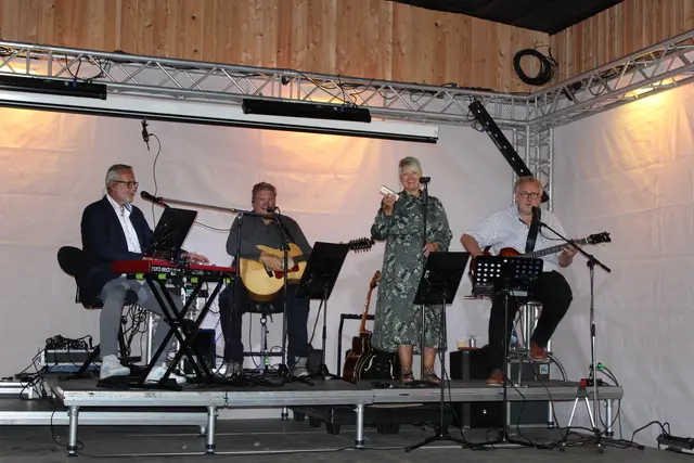 Akustik Remembaa spielte Livemusik | Foto: sb