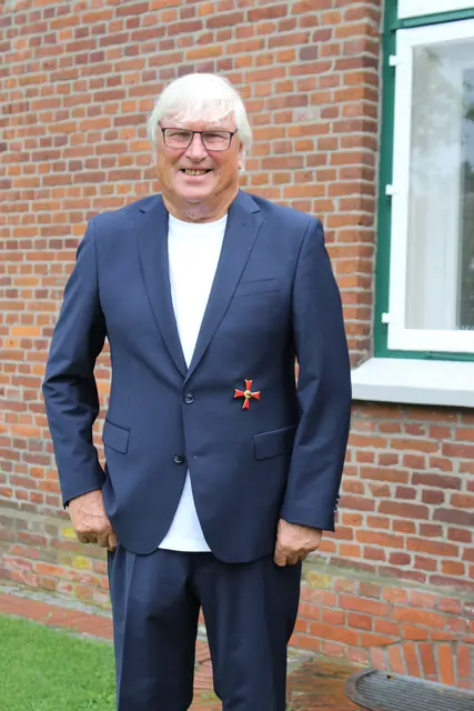 Dirk Ludewig mit dem Bundesverdienstkreuz 1. Klasse | Foto: sb