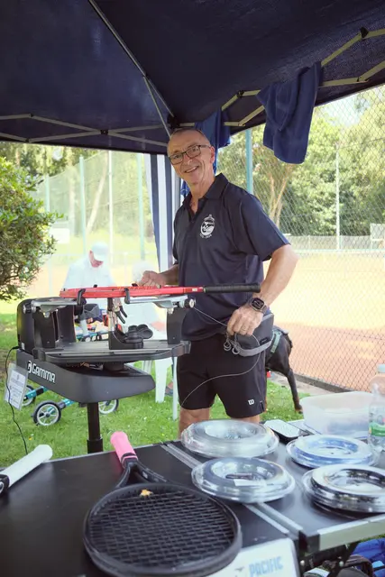 Trainer Dirk Weinreich gab Einblicke in die Besaitung von Tennisschlägern | Foto: A. Follert