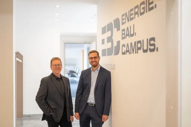 Ingo Gottschalk (Gottschalk Ingenieurbüro für Bauwesen) und Karsten Rochholt (KARO Energieberatung GmbH) freuen sich auf die dritte Hausmesse in Tostedt | Foto: Jens Schierenbeck/Gleis11