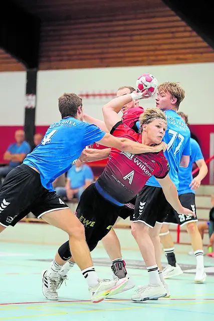Leonard Klein im Testspiel gegen Varel | Foto: Caro Klein