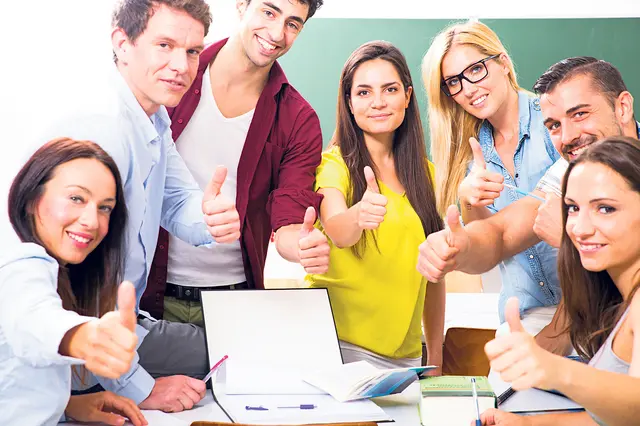 Wer sich rechtzeitig um einen Ausbildungsplatz bemüht hat, wurde auch fündig | Foto: Fotolia 54743949