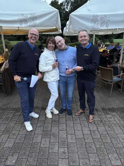 Spaß gehörte mit dazu. Auch die letztplatzierten, Doris Jebsen und Claus Herbst, wurden von Ralf Meinecke und Stephan Schrader mit Preisen bedacht