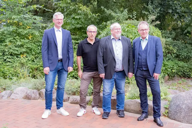 Die Samtgemeinde-Bürgermeisterkandidaten Christian Sauer (v. li.), Alberto Baptista, Gunnar Hofmeister und Lars Heuer | Foto: Judith von Witzleben-Sadowsky