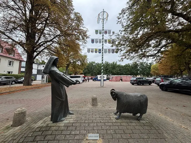 Der Schafmarktplatz in Buxtehude: Das diesjährige Erntefest geht in die nächste Runde | Foto: sts