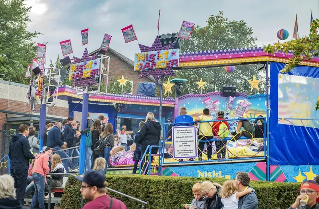 Ein Wahrzeichen des Herbstmarktes: der Nightdancer | Foto: Martin Elsen