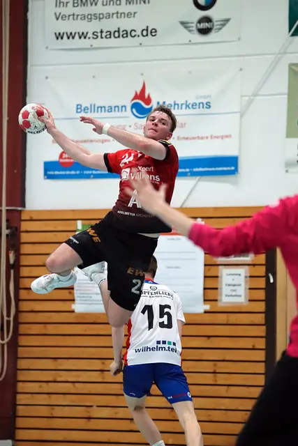 Linksaußen Lukas Fürste (Comeback nach 12 Monaten nach Kreuzbandriss) | Foto: Caro Klein