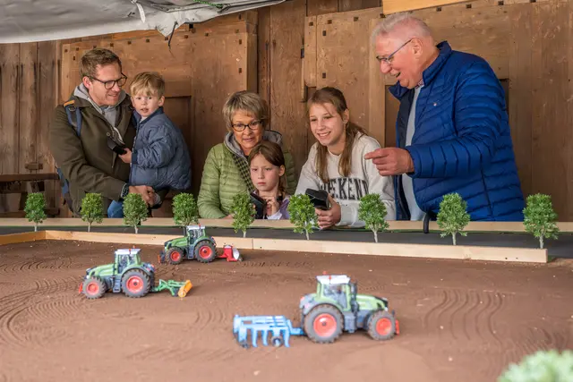 Ein Ausflug für die ganze Familie: mit vielen Mitmachaktionen beim Dampf- und Traktorentreffen am 12. bis 13.9. am Kiekeberg. | Foto: FLMK