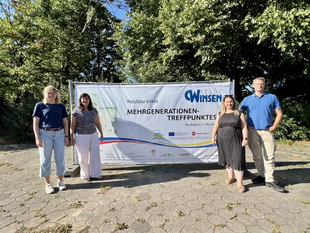 Freuen sich auf den Baustart (v. li.): Annika Paulini (LEADER-Region "Achtern-Elbe-Diek"), Beate Westphal (Ortsvorsteherin Roydorf) Anika Förster und Oliver Gert (beide Stadt Winsen) | Foto: Stadt Winsen