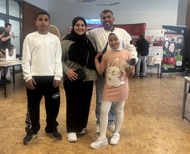 Ismael Adel (12) (v.l.), Nilab Adel (30), Mansor Jawad Adel (39) und Fatima Adel (10) schätzten den persönlichen Austausch vor Ort und sammelten neue Impulse | Foto: sts