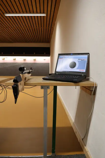 Das neue Lichtpunktgewehr | Foto: Friederike Kröger