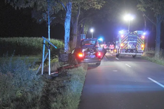 Die Unfallstelle in Kakerbeck | Foto: Jürgen Bockelmann / Freiwillige Feuerwehr Harsefeld