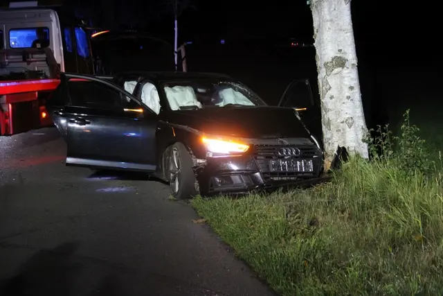 Das Unfallfahrzeug | Foto: Jürgen Bockelmann / Freiwillige Feuerwehr Harsefeld