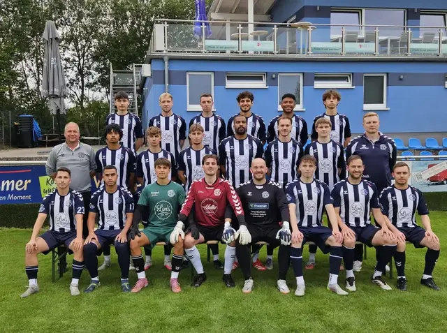 Das Team des Buchholzer FC, das in der Bezirksliga spielt | Foto: Karsten Schaar