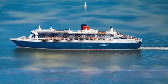 Die "Queen Mary 2" auf der Elbe. Die "Königin der Meere" ist häufiger zu Gast in Hamburg | Foto: Martin Elsen / nord-luftbilder.de