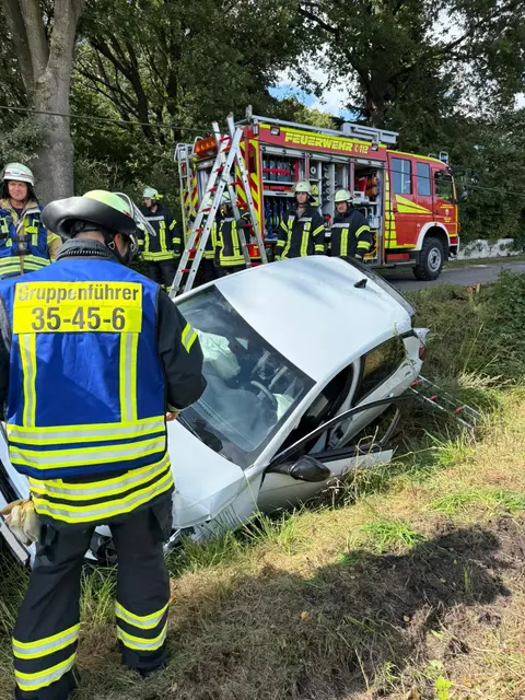 Das Unfallfahrzeug | Foto: Frank Ewald/Feuerwehren SG Oldendorf-Himmelpforten