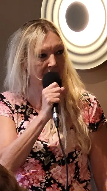 Tamara Boos-Wagner sang zu Ehren von Ernst Riebandt | Foto: sh