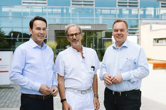Von links: MdL André Bock, Stadtratskandidat Dr. Johannes Klemm und Bürgermeisterkandidat André Wiese kämpfen um das Winsener Krankenhaus | Foto: CDU Winsen