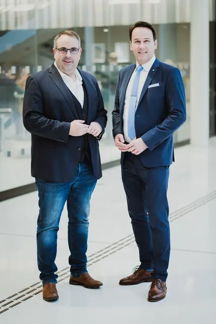 Die CDU-Landtagsabgeordneten Jan Bauer (li.) und André Bock fordern verlässlichen Hochwasserschutz | Foto: Büro Bock