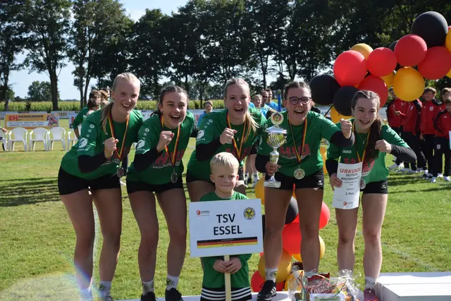 Deutscher Vizemeister sind die U 18-Mädels aus Essel. | Foto: Annette Bartsch