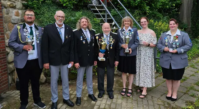 Die amtierenden Majestäten der Kameradschaft Stade-Barge | Foto: Kameradschaft Stade-Barge
