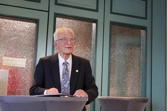 Dr. Peter Brümmel bedankt sich für die Auszeichnung | Foto: sb