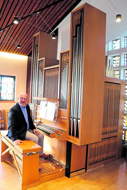 Bei „Orgel inside“ erfahren Besucher von Christian Aust mehr über Geschichte und Mechanik des klanggewaltigen Instruments | Foto: C. Aust