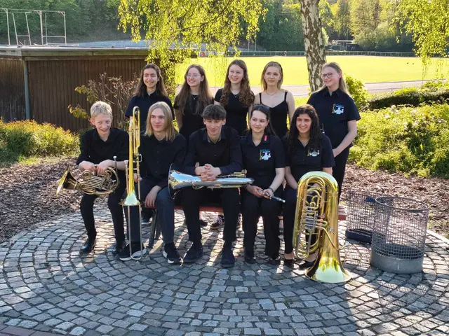 Die Jüngsten im Orchester: Zehn Nachwuchsmusikerinnen und -musiker im Frühjahr 2026 – das jüngste Mitglied ist 13 | Foto: Stadtorchester Buxtehude