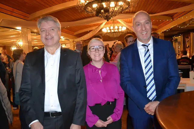 Beim ersten Ehrenamtsabend im vergangenen Jahr (v. li.): Samtgemeinde-Bürgermeister Dr. Peter Dörsam, Bürgermeisterin Nadja Weippert und Erster Samtgemeinderat Stefan Walnsch | Foto: bim