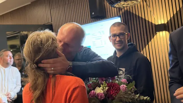 Tobias Handtke dankt seiner Frau Stefanie für die Unterstützung | Foto: tml