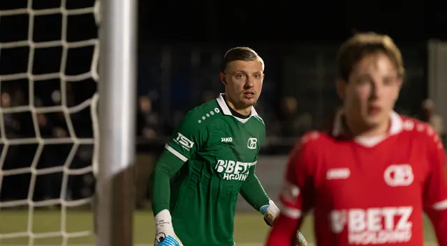 Der Buchholzer Torwart Tim Burgemeister musste verletzt früh ausgewechselt werden | Foto: ks