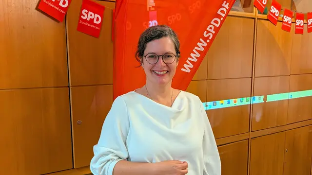 Mehr erhofft, dennoch nicht enttäuscht: Christine Glawe holt im Kampf um das Winsener Rathaus mit gut 30 % die zweitmeisten Stimmen | Foto: Jan Filter